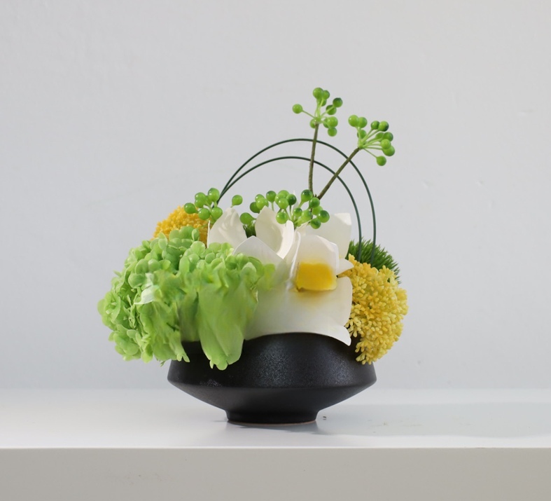 棕橘黄 · 仿真花艺,23 × 22 × 25 cm