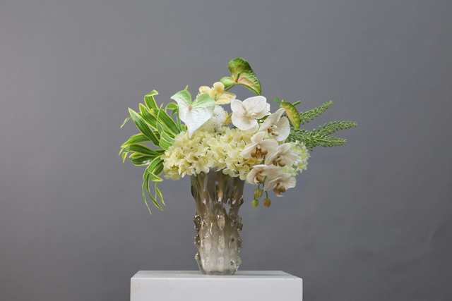 香槟 · 仿真花艺,62 × 38 × 56 cm