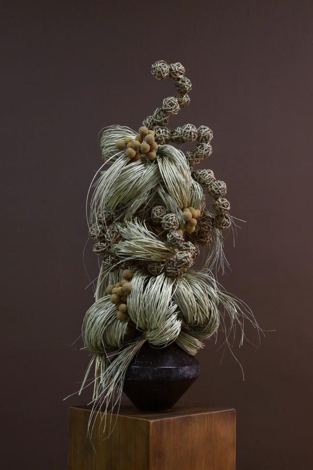 绿色 · 仿真花艺，43 × 37 × 100 cm