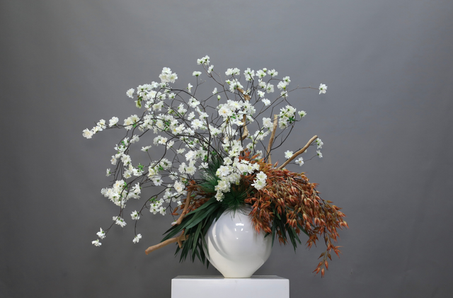 棕橘黄 · 仿真花艺,62 × 50 × 78 cm