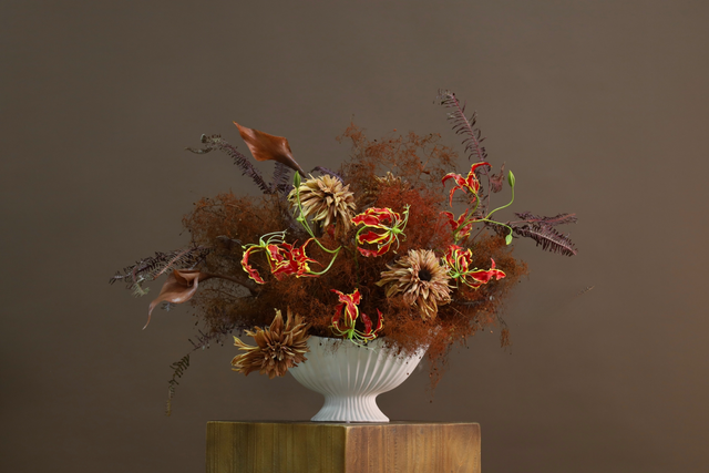 棕橘香槟黄色 · 仿真花艺，90 × 68 × 61 cm