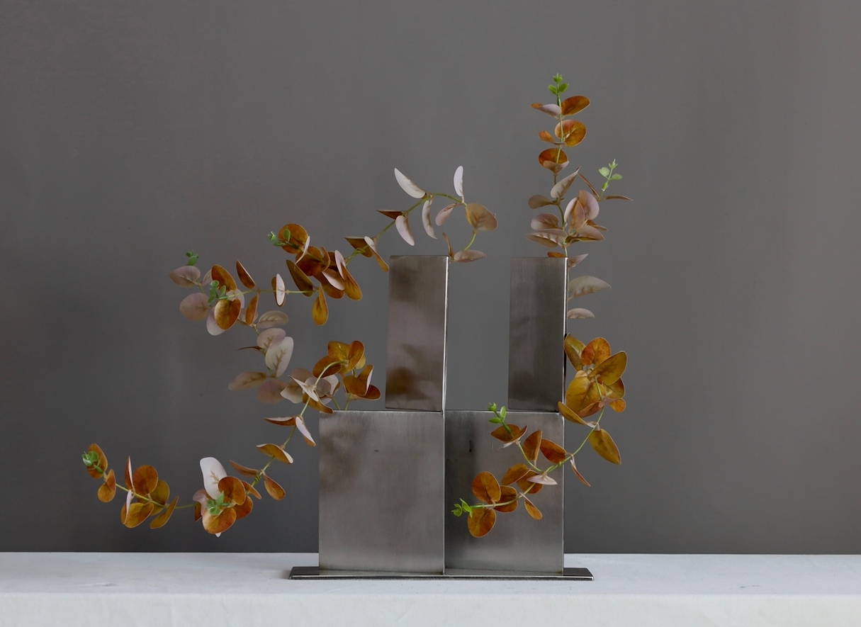 棕橘黄 · 仿真花艺,58 × 32 × 52 cm