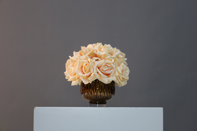 香槟 · 仿真花艺，22 × 23 cm