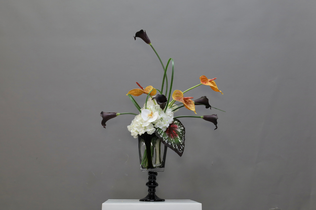 棕橘黄 · 仿真花艺,55 × 28 × 80 cm