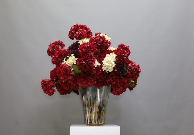 红色 · 仿真花艺,90 × 74 × 93 cm