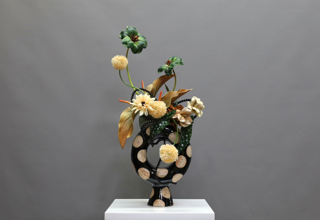 棕橘黄 · 仿真花艺,40 × 29 × 73 cm
