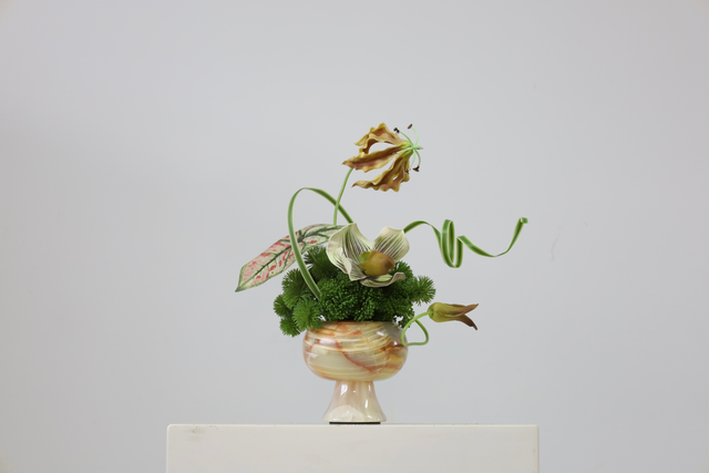 棕橘黄 · 仿真花艺,35 × 20 × 36 cm