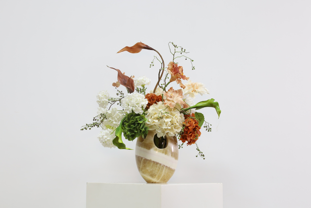 棕橘黄 · 仿真花艺，50 × 45 × 63 cm