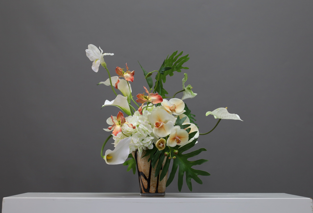 棕橘黄 · 仿真花艺，50 × 40 × 53 cm