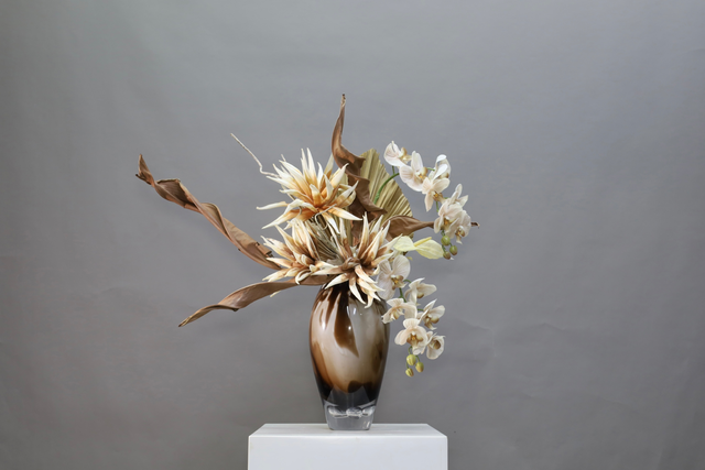 棕橘黄 · 仿真花艺,78 × 34 × 74 cm