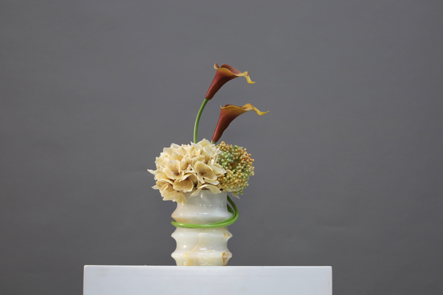 香槟 · 仿真花艺,22 × 18 × 37 cm