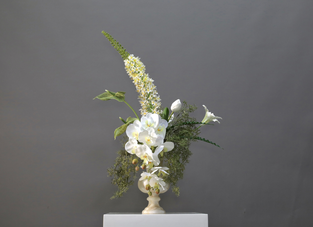 米白色 · 仿真花艺,52 × 35 × 78 cm