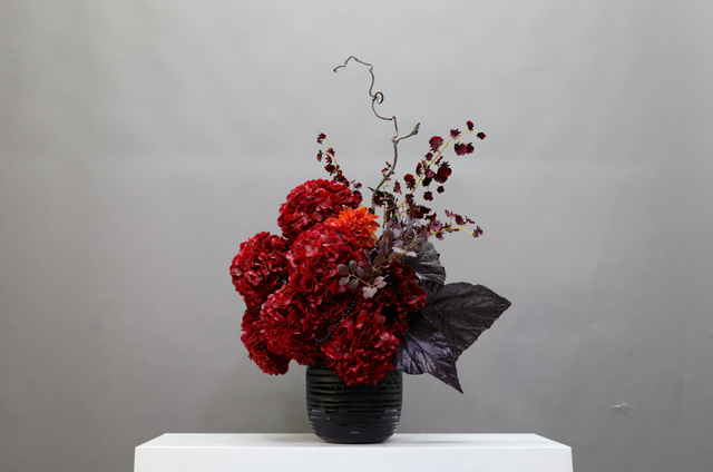红色 · 仿真花艺,70 × 50 × 96 cm
