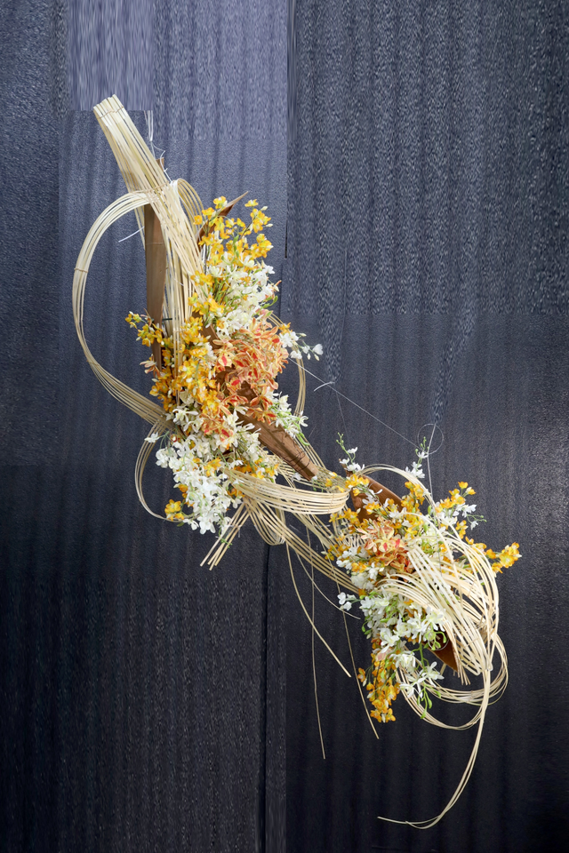 棕橘黄 · 仿真花艺,160 × 95 × 63 cm