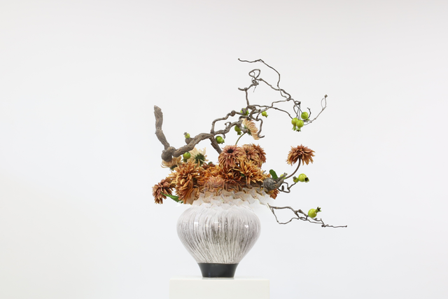 棕橘黄 · 仿真花艺,85 × 45 × 100 cm