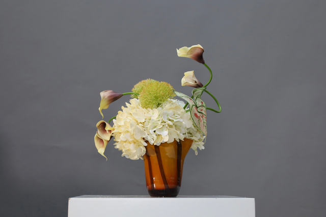 棕橘黄 · 仿真花艺,31 × 22 × 38 cm